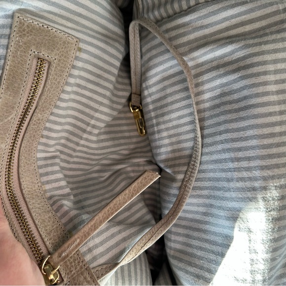 PREOWNED CLHEI MAUI HAWAII TAN LEATHER BACKPACK ZIPPER CLOSURE - Picture 12 of 14